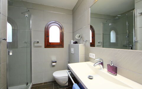 Vista Ifach: Bathroom, Room, Property, Interior Design, Building, Ceiling, Architecture, Sink, House, Floor