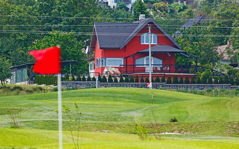 Villa Rosso: Property, Window, Building, Plant, Tree, Natural Landscape, House, Land Lot, Highland, Grass