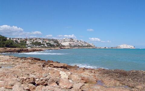 Peces 3: Body Of Water, Coast, Sea, Beach, Shore, Sky, Blue, Coastal And Oceanic Landforms, Water, Ocean