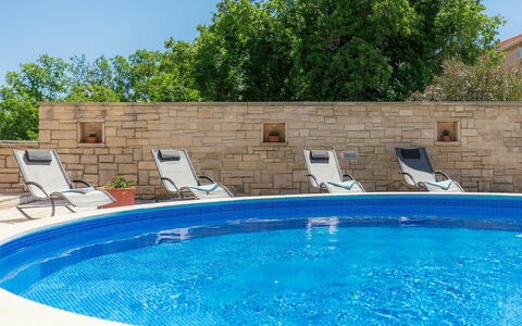 Ljiljana: Water, Property, Sky, Plant, Swimming Pool, Blue, Azure, Outdoor Furniture, Rectangle, Leisure
