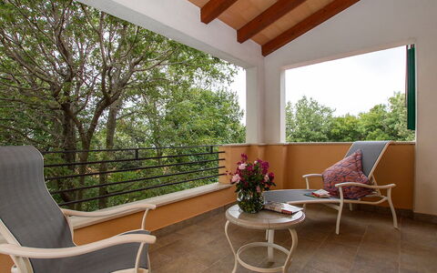 Ana: Property, Furniture, Building, Room, House, Real Estate, Interior Design, Floor, Home, Table