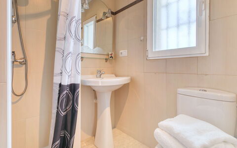 Isabel: Bathroom, Property, Room, Wall, Floor, Tile, Interior Design, House, Real Estate, Architecture
