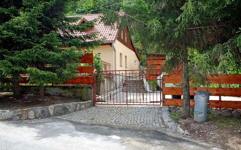 Karpacz Kowary: Property, House, Tree, Wall, Architecture, Botany, Building, Real Estate, Home, Landscape