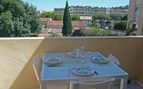 Cavalaire 300: Property, House, Real Estate, Room, Home, Building, Table, Residential Area, Apartment, Furniture