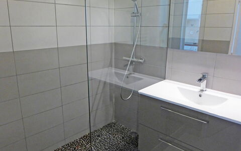Cavalaire 300: Bathroom, Property, Room, Tile, Tap, Wall, Architecture, Bathroom Accessory, Interior Design, Plumbing Fixture
