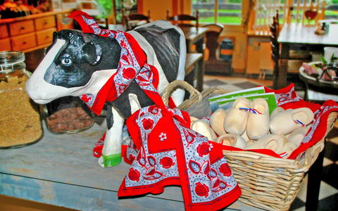 Wieringen 200: Livestock, Food, Tablecloth