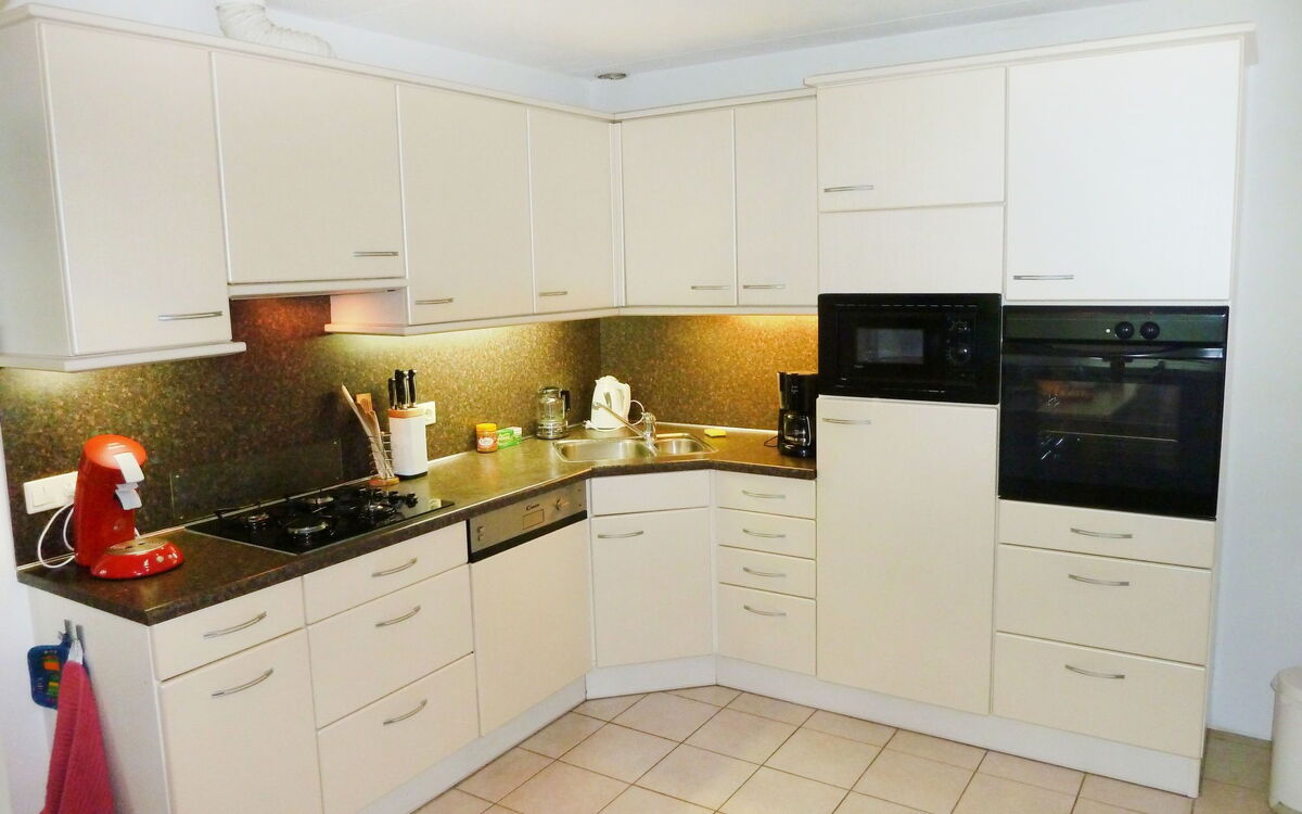 Accommodation:&nbsp;2+ 500.1