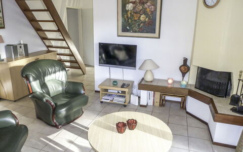 Accommodation:&nbsp;4L 500.4