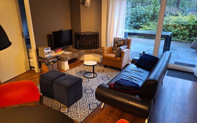 Accommodation:&nbsp;4L 500.4