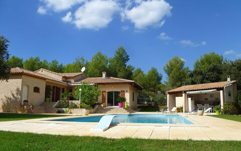 La Péguière: Plant, Cloud, Sky, Building, Window, Tree, House, Shade, Land Lot, Grass