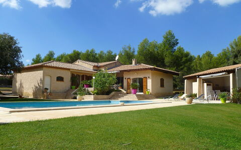 La Péguière: Property, Home, House, Real Estate, Building, Estate, Land Lot, Villa, Residential Area, Architecture