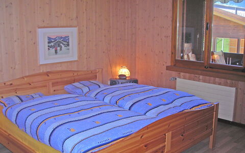Chalet Almis 5: Mirror, Property, Building, Furniture, Comfort, Wood, Bed, Bed Frame, Interior Design, Textile