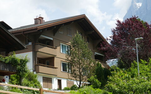 Chalet Almis 5: Plant, Cloud, Sky, Building, Window, House, Tree, Land Lot, Cottage, Biome