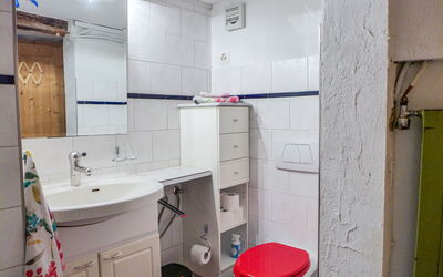 Accommodation:&nbsp;Saba 200.1