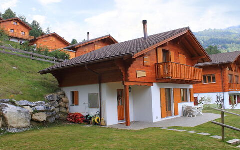 Elorian: Property, House, Building, Cottage, Home, Roof, Real Estate, Farmhouse, Estate, Facade