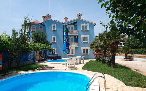 Medulin 101: Property, House, Swimming Pool, Real Estate, Building, Residential Area, Home, Estate, Vacation, Apartment
