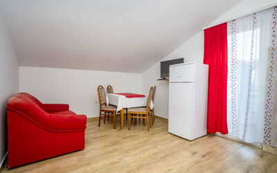 Accommodation:&nbsp;Hilde Red 101.9