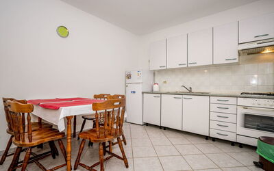 Accommodation:&nbsp;Hilde Red 101.2