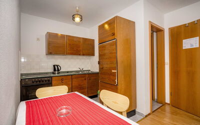 Accommodation:&nbsp;Hilde Red 101.3