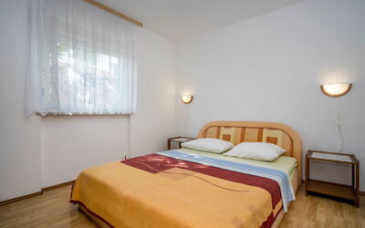 Accommodation:&nbsp;Hilde Red 101.3