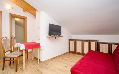 Accommodation:&nbsp;Hilde Red 101.11