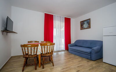 Accommodation:&nbsp;Hilde Red 101.8