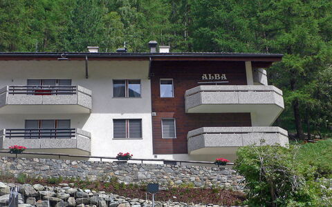 Alba: Plant, Property, Building, Window, Tree, Vegetation, House, Facade, Landscape, Cottage