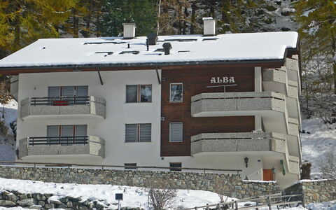 Alba: Property, House, Snow, Winter, Home, Roof, Building, Real Estate, Architecture, Cottage