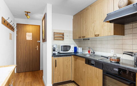 Alba: Cabinetry, Property, Countertop, Kitchen Appliance, Wood, Interior Design, Kitchen Stove, Home Appliance, Kitchen, Wood Stain