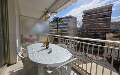 Presqu'Ile: Apartment, Balcony, Condominium, Hotel, Resort, Resort Town, Hacienda, Villa, Seaside Resort