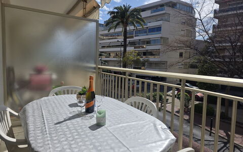 Presqu'Ile: Apartment, Balcony, Condominium, Hotel, Resort, Resort Town, Hacienda, Villa, Seaside Resort