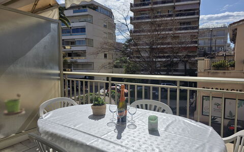 Presqu'Ile: Apartment, Balcony, Condominium, Hotel, Resort, Resort Town, Hacienda, Villa, Seaside Resort