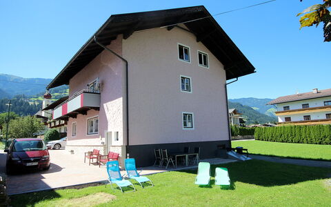 Kaltenbach 240: Sky, Plant, Building, Property, Window, Land Lot, Grass, House, Urban Design