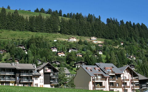Moléson-Sur-Gruyères 400: Sky, Building, Property, Plant, Ecoregion, Mountain, Natural Landscape, Nature, Green, House