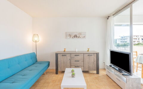 Le Méditerranée: Furniture, Property, Cabinetry, Comfort, Wood, Drawer, House, Interior Design, Flooring, Building