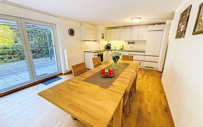 Accommodation:&nbsp;Happy Living 100.4