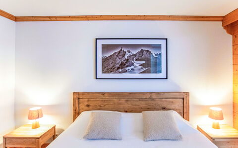 Villars 785: Furniture, Interior Design, Bed, Bedroom, Wood, Floor, Flooring, Ceiling, Room, Bed Sheet