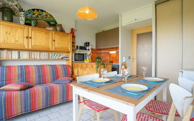 Accommodation:&nbsp;Du Parc Ii 222.1
