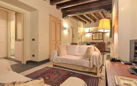 Sotoportego Venier: Room, Property, Furniture, Building, Interior Design, Ceiling, Suite, Floor, Bedroom, Real Estate
