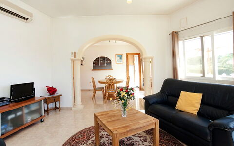 Ingy: Living Room, Room, Property, Interior Design, Furniture, Ceiling, Coffee Table, Real Estate, Building, Table