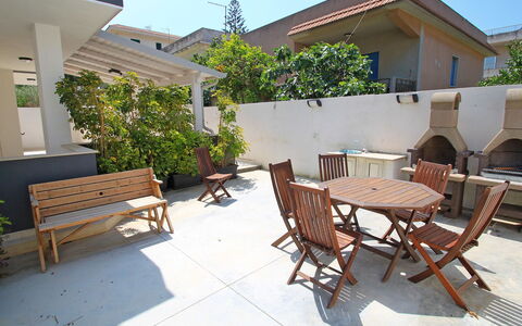 Cava Larica: Property, House, Building, Patio, Real Estate, Home, Furniture, Backyard, Apartment, Residential Area