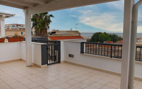 Cava Larica: Sky, Property, Cloud, Plant, Wood, Interior Design, Building, Shade, Floor