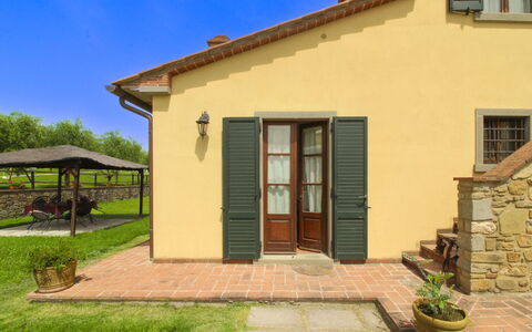 Podere Marcigliano: Door, House, Home, Cottage, Home Door, Yard, Shade, Farmhouse, Houseplant, Porch