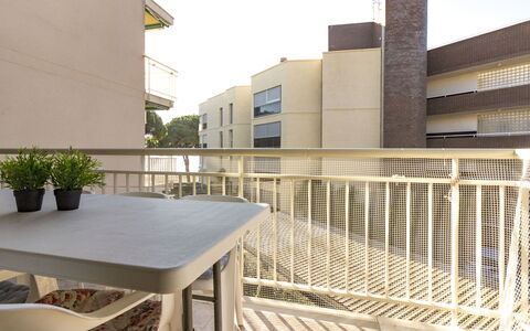 Cambrils 180: Property, Table, Wood, Plant, Sky, Rectangle, Architecture, Flowerpot, Shade, Urban Design