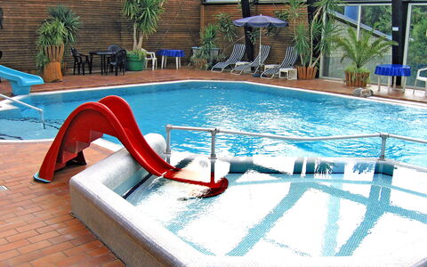 Geesthof: Water, Plant, Property, Furniture, Swimming Pool, Outdoor Furniture, Sunlounger, Rectangle, Leisure, Composite Material