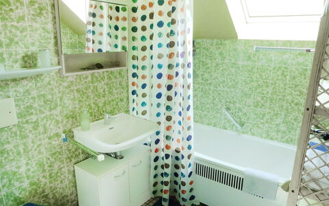 Allmendgasse: Bathroom, Room, Green, Tile, Property, Interior Design, Floor, Toilet, Bathtub, House