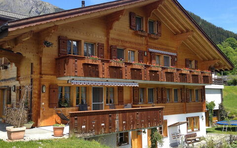Ufem Stutz: Property, House, Building, Real Estate, Home, Estate, Roof, Facade, Farmhouse, Cottage