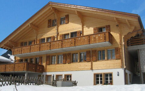 Ufem Stutz: Sky, Snow, Window, Building, Cloud, Wood, Slope, Real Estate, Facade