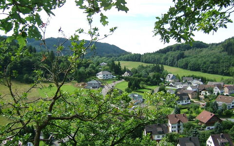 Antweiler 100: Sky, Plant, Cloud, Plant Community, Mountain, Natural Landscape, Tree, Building, Land Lot, Grass