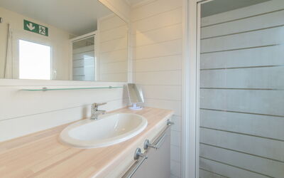 Accommodation:&nbsp;Savanah 200.18